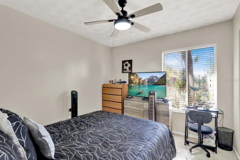 Condo in Tampa, Florida, 2 bedrooms  № 1553965 - photo 29