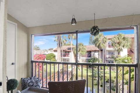 Condo in Tampa, Florida, 2 bedrooms  № 1553965 - photo 18
