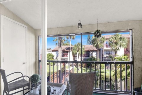 Condo in Tampa, Florida, 2 bedrooms  № 1553965 - photo 17