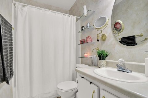 Condo in Tampa, Florida, 2 bedrooms  № 1553965 - photo 28