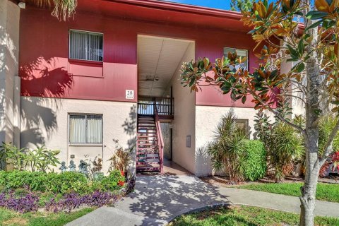 Condo in Tampa, Florida, 2 bedrooms  № 1553965 - photo 1