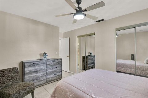 Condo in Tampa, Florida, 2 bedrooms  № 1553965 - photo 26