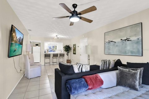 Condo in Tampa, Florida, 2 bedrooms  № 1553965 - photo 15