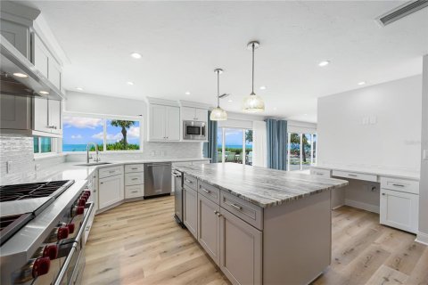 House in Englewood, Florida 4 bedrooms, 272.58 sq.m. № 1628617 - photo 17