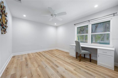 House in Englewood, Florida 4 bedrooms, 272.58 sq.m. № 1628617 - photo 26