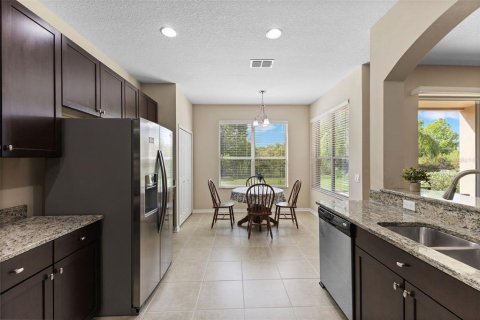 House in Tampa, Florida 5 bedrooms, 335.75 sq.m. № 1740759 - photo 17