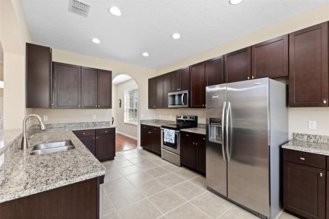 House in Tampa, Florida 5 bedrooms, 335.75 sq.m. № 1740759 - photo 23