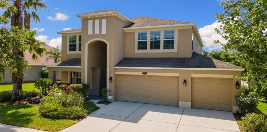 House in Tampa, Florida 5 bedrooms, 335.75 sq.m. № 1740759