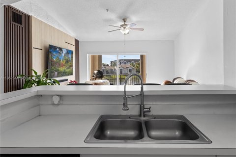 Condominio en venta en Doral, Florida, 2 dormitorios, 75.99 m2 № 2007835 - foto 15