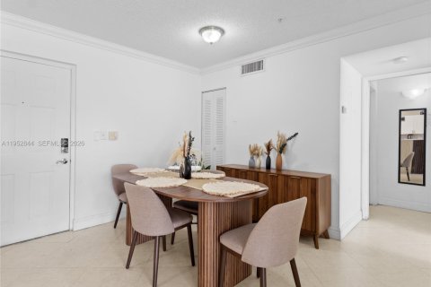 Condominio en venta en Doral, Florida, 2 dormitorios, 75.99 m2 № 2007835 - foto 14
