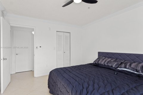 Condominio en venta en Doral, Florida, 2 dormitorios, 75.99 m2 № 2007835 - foto 9
