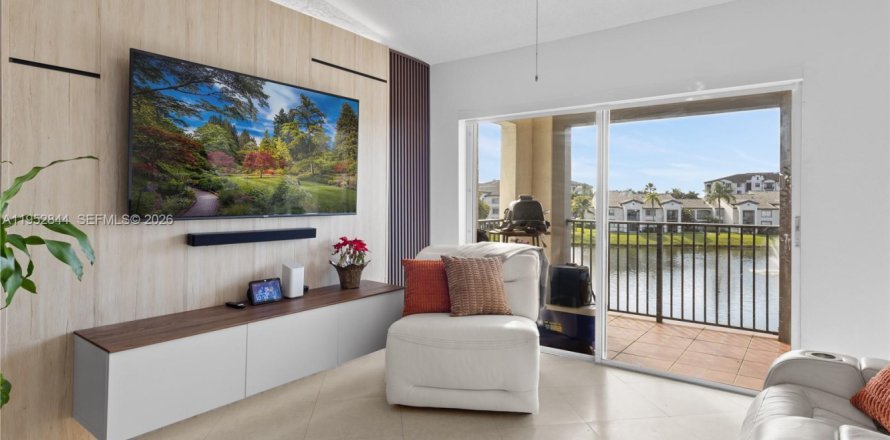 Condominio en Doral, Florida, 2 dormitorios  № 2007835