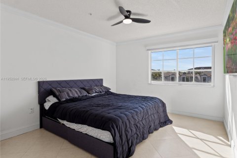 Condominio en venta en Doral, Florida, 2 dormitorios, 75.99 m2 № 2007835 - foto 10