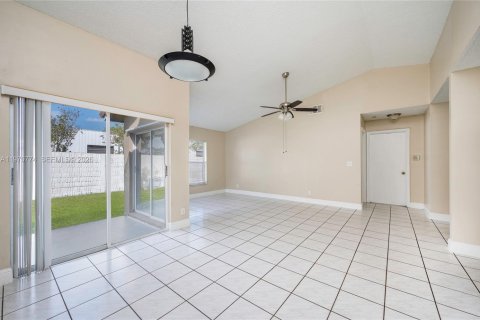 House in Pembroke Pines, Florida 3 bedrooms, 131.09 sq.m. № 2031448 - photo 16
