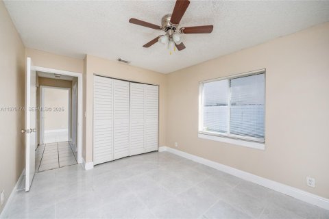 House in Pembroke Pines, Florida 3 bedrooms, 131.09 sq.m. № 2031448 - photo 30