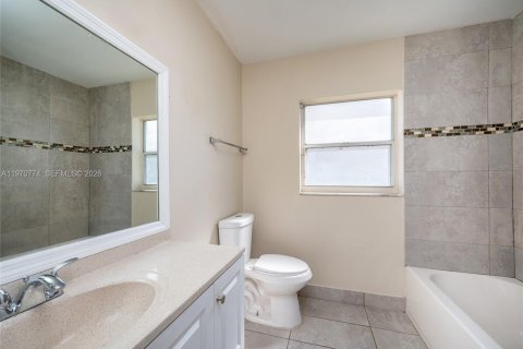 House in Pembroke Pines, Florida 3 bedrooms, 131.09 sq.m. № 2031448 - photo 28