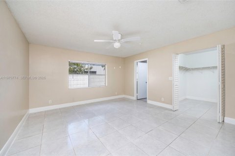 House in Pembroke Pines, Florida 3 bedrooms, 131.09 sq.m. № 2031448 - photo 23