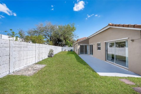 House in Pembroke Pines, Florida 3 bedrooms, 131.09 sq.m. № 2031448 - photo 6