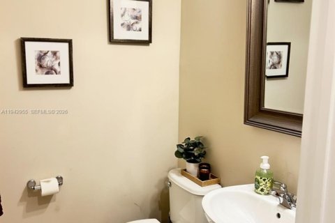 Townhouse in Boca Raton, Florida 3 bedrooms, 160.54 sq.m. № 2002682 - photo 8