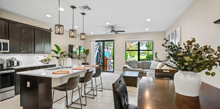 Townhouse in Boca Raton, Florida 3 bedrooms, 160.54 sq.m. № 2002682