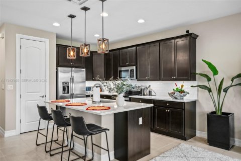 Townhouse in Boca Raton, Florida 3 bedrooms, 160.54 sq.m. № 2002682 - photo 6