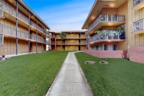 Купить кондоминиум в Дейви, Флорида 2 спальни, 111.48м2, № 1946957 - фото 14