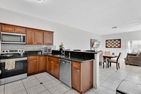 Купить таунхаус в Киссимми, Флорида 3 комнаты, 160.54м2, № 2106414 - фото 15