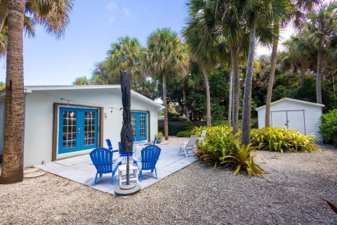 Commercial property in Jensen Beach, Florida 140.1 sq.m. № 2400013 - photo 22