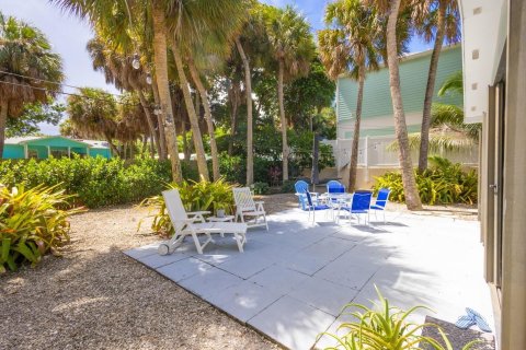 Commercial property in Jensen Beach, Florida 140.1 sq.m. № 2400013 - photo 23