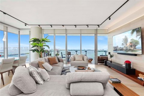 Copropriété à louer à Miami, Floride: 3 chambres, 219.99 m2 № 2279339 - photo 14