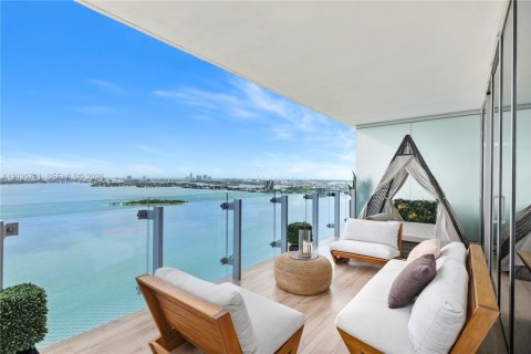 Condo à Miami, Floride, 3 chambres  № 2279339