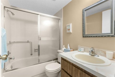 Condo in New Port Richey, Florida, 2 bedrooms  № 1904260 - photo 19