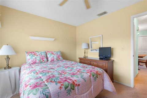 Condo in New Port Richey, Florida, 2 bedrooms  № 1904260 - photo 17