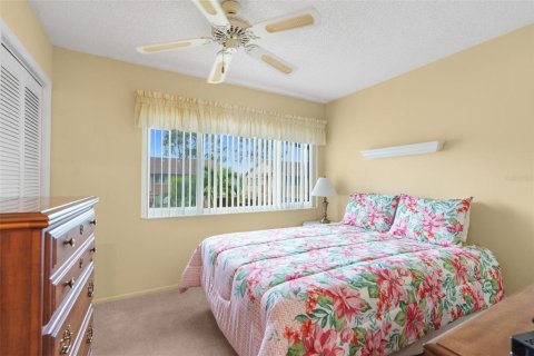 Condo in New Port Richey, Florida, 2 bedrooms  № 1904260 - photo 16