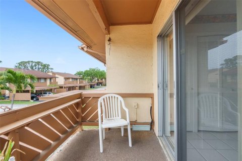 Condo in New Port Richey, Florida, 2 bedrooms  № 1904260 - photo 10