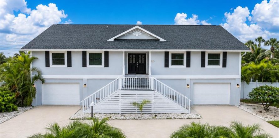 Villa ou maison à Gulfport, Floride 3 chambres, 234.11 m2 № 2304480