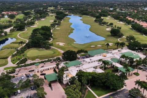 Снять в аренду виллу или дом в Уэстон, Флорида 4 спальни, 252.32м2, № 1951469 - фото 27