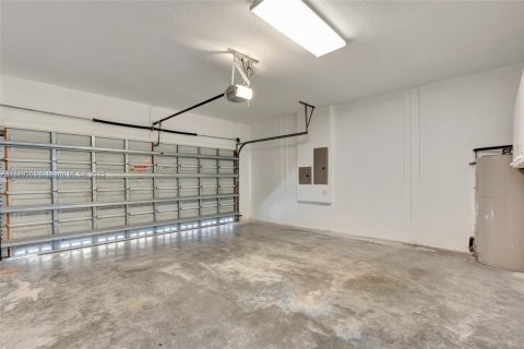 Снять в аренду виллу или дом в Уэстон, Флорида 4 спальни, 252.32м2, № 1951469 - фото 23