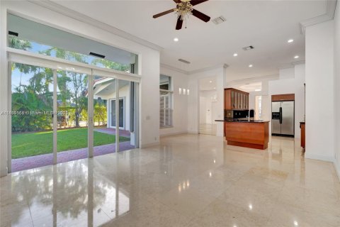 Снять в аренду виллу или дом в Уэстон, Флорида 4 спальни, 252.32м2, № 1951469 - фото 16