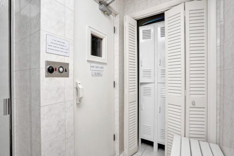 Condo in Fort Lauderdale, Florida, 2 bedrooms  № 963966 - photo 1