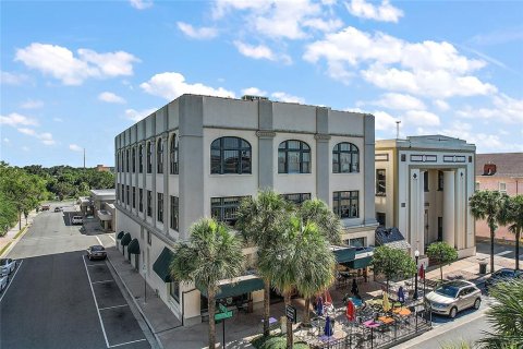 Propiedad comercial en alquiler en Leesburg, Florida № 1788248 - foto 1
