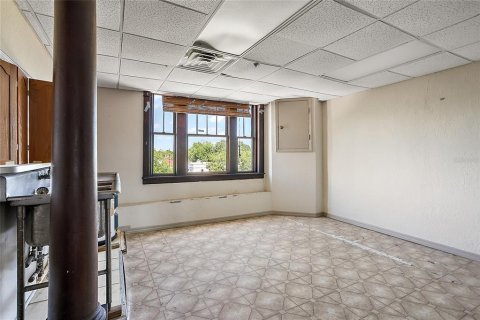 Propiedad comercial en alquiler en Leesburg, Florida № 1788248 - foto 9