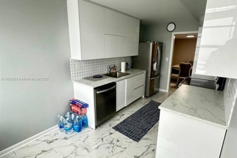 Condo in Aventura, Florida, 3 bedrooms  № 1812004 - photo 17