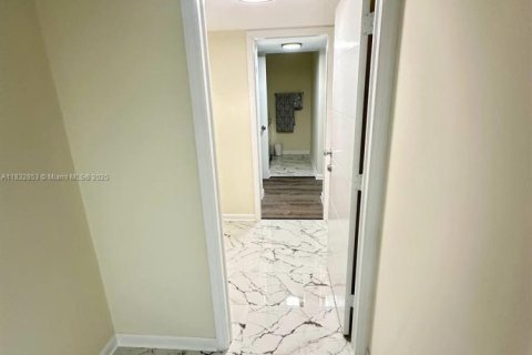 Condo in Aventura, Florida, 3 bedrooms  № 1812004 - photo 27