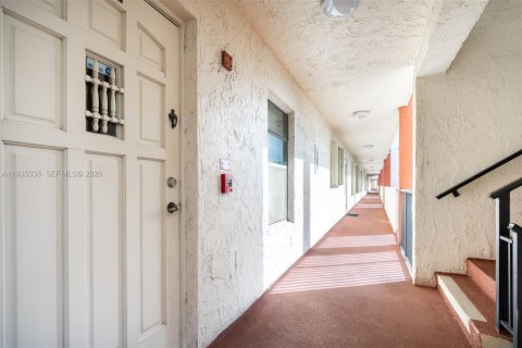 Condominio en Pembroke Pines, Florida, 2 dormitorios № 2152548
