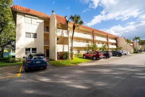 Condo in Pembroke Pines, Florida, 2 bedrooms  № 2152548 - photo 20