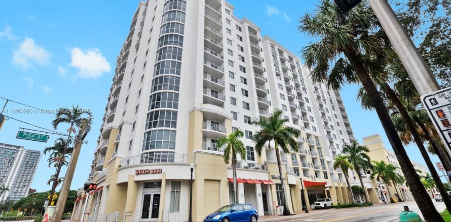 Кондоминиум с 1 спальней в Холливуд, Флорида № 1950160