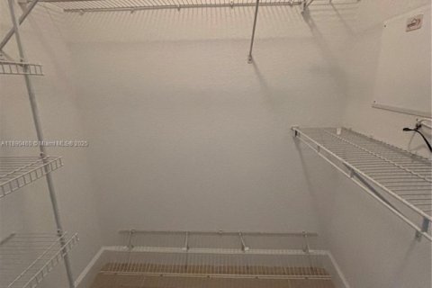 Снять в аренду кондоминиум в Холливуд, Флорида 1 спальня, 64.1м2, № 1950160 - фото 18