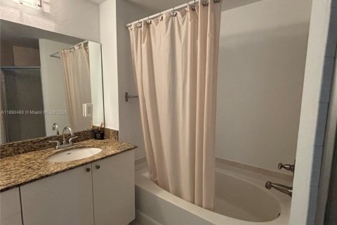 Снять в аренду кондоминиум в Холливуд, Флорида 1 спальня, 64.1м2, № 1950160 - фото 16