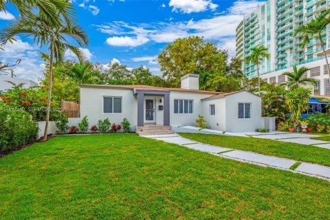 Villa ou maison à vendre à Miami, Floride: 4 chambres, 178.37 m2 № 1976837 - photo 2